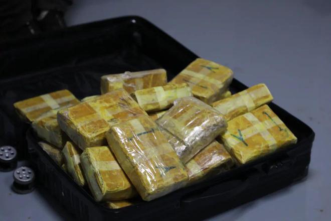 靖破获一起特大贩卖毒品案k8凯发3447kg！曲(图11)