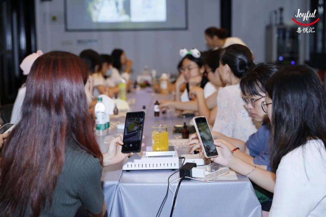 、派对妆容、珠绣胸针超多趣味活动等你参与凯发网址【报名】广府·生活美学：精油手作(图12)